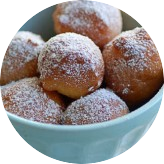 Творожные пончики в сахарной пудре