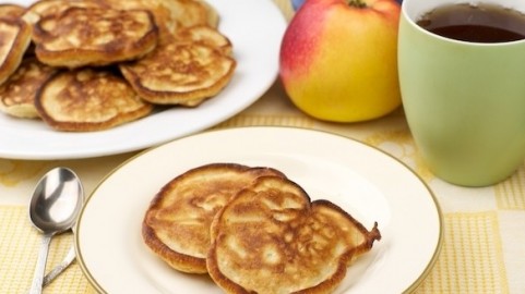 Thick Pancakes with Apples